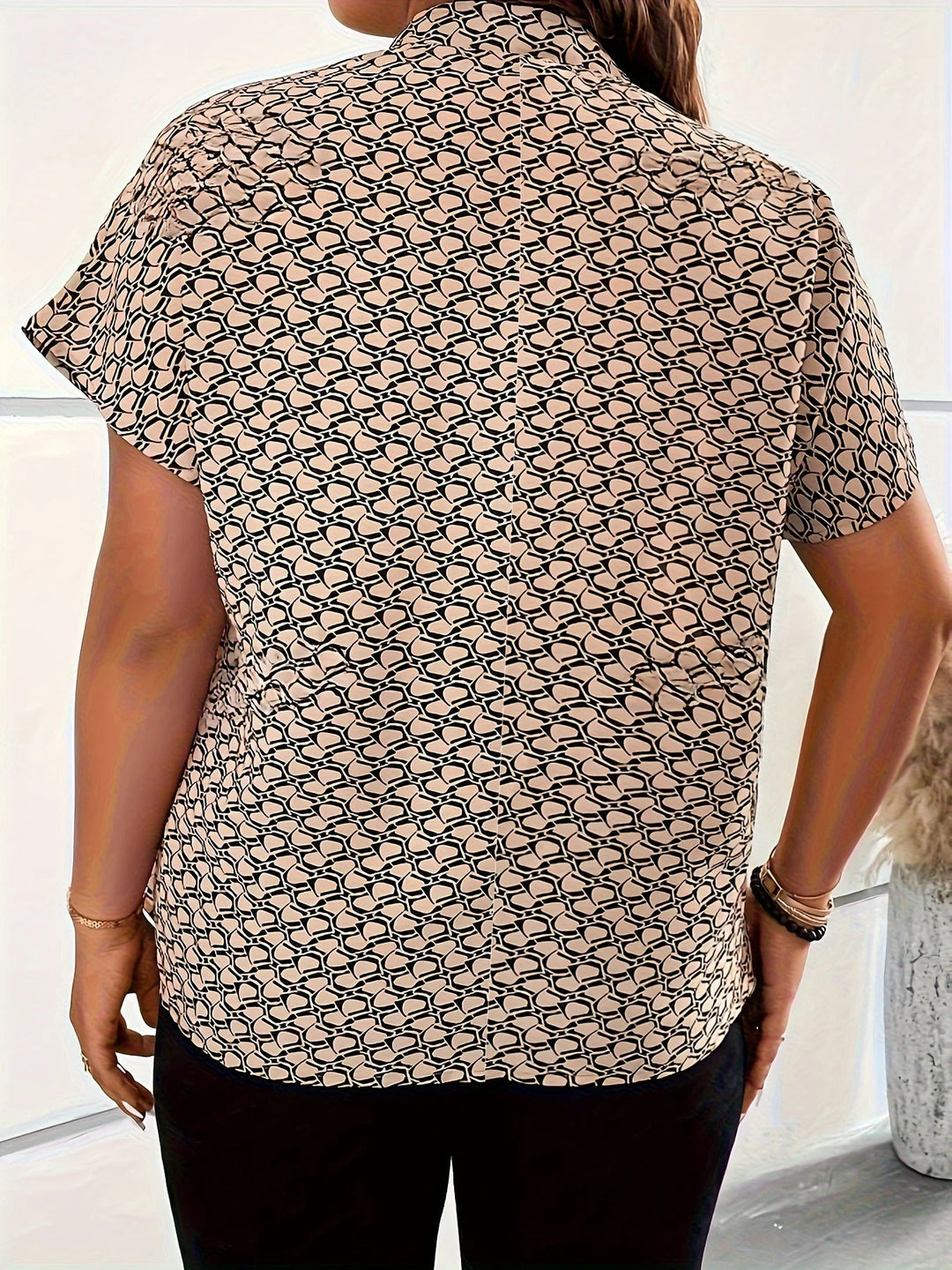 Eleanor™ | Printed Office V-Neck Blouse