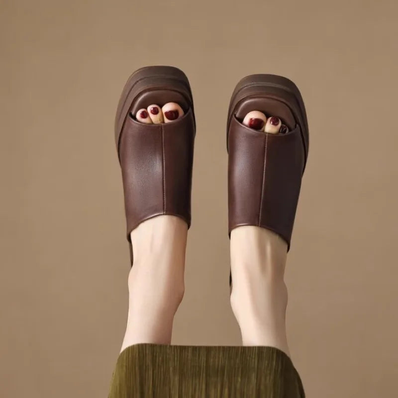 Vittoria | Elegant Platform Mules