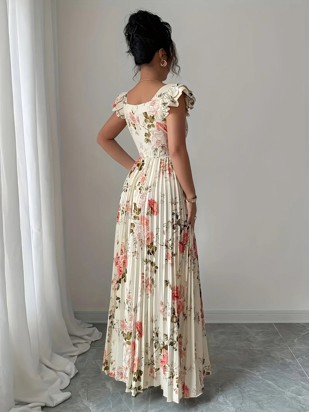 Isabeau | Beige Floral Pleated Midi Dress