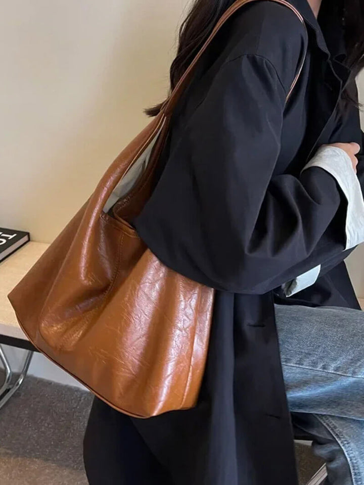 Caroly | Minimalist Shoulder Bag Made of Faux Leather
