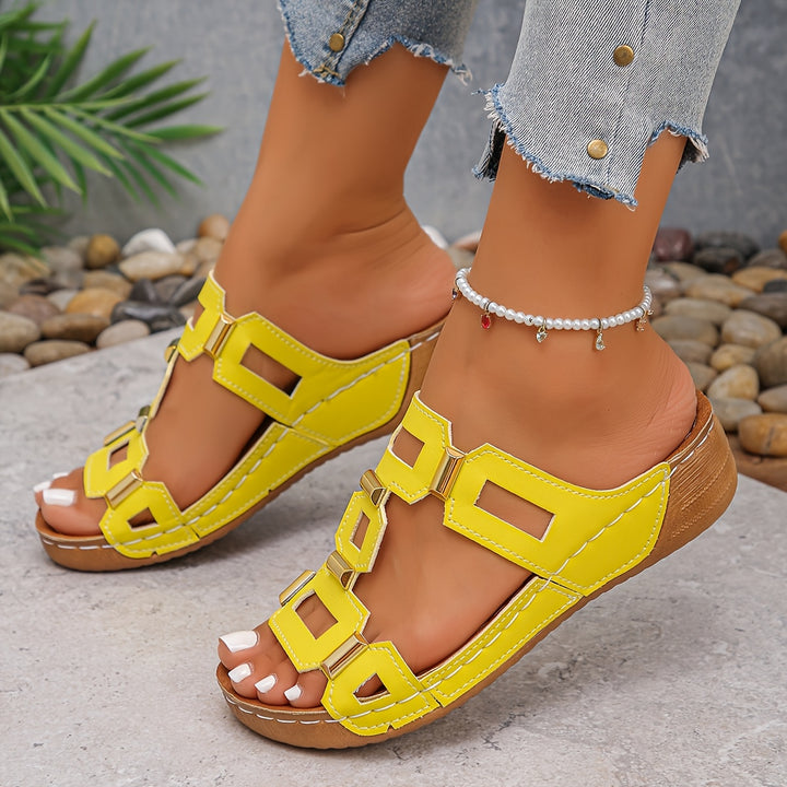 Halia™ | Orthopedic Chain-Detail Slide Sandal