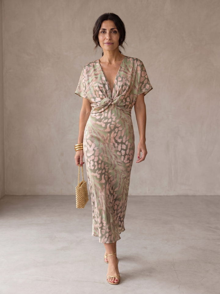 Sophie | Elegant Dress in Light Flowing Fabric